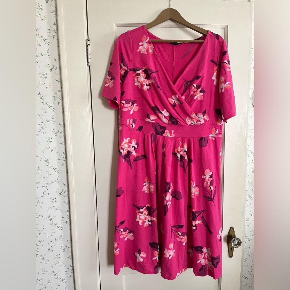 NWT Land’s End Pink floral summer dress. Can also be worn as swim cover up.
